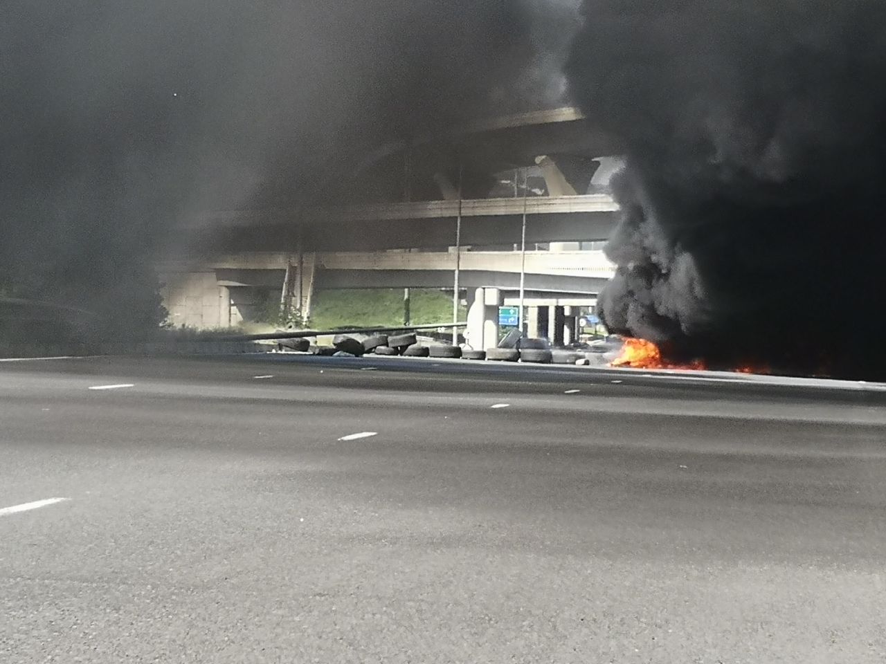 The M19 has been closed in both directions. PHOTO: Marshall Security