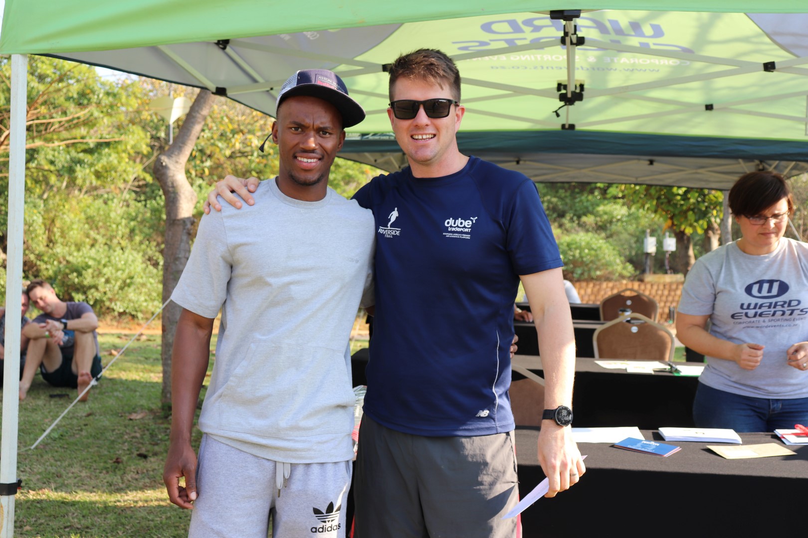 Mhlengi Gwala congratulates Ryan Elson who was one of the winners of a lucky prize on the day. PHOTO: Mike Ntongana