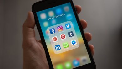 apple-applications-apps-cell-phone-607812-1
