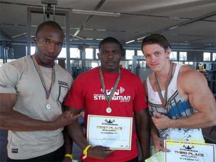 The bench press winners for the 71 - 80 kg category are (from left) Njabulo Cele in second place, House Nyawose in first place and Tyronne du Toit in third place.