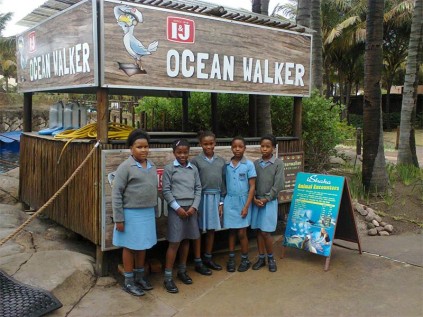 Really enjoying the dolphin show are gr 5 pupils (from left) Olwethu Shoba, Thandeka Cele, Snethemba Mbingo, Noluthando Thusi and Philangethemba Mjweni.