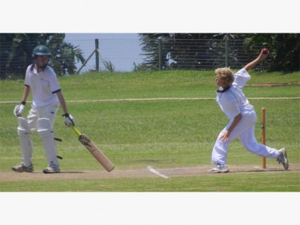 Creston's U14 bowler Dominique de Bruin bowls against St Patrick's College of Kokstad.