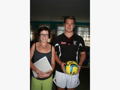 Port Edward Primary welcomes two new staff members, Sue Barclay (left) who is the bursar, and Ronaldo du Toit who will be the sports co-ordinator and computer teacher.
