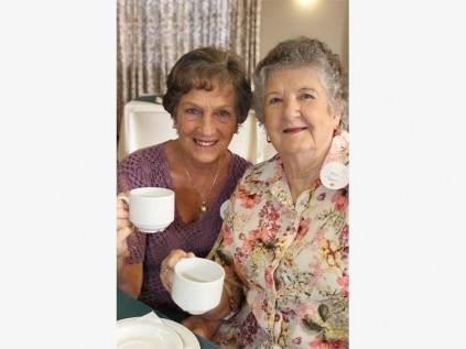 Hannetjie Gous (left) and Mona Basson.