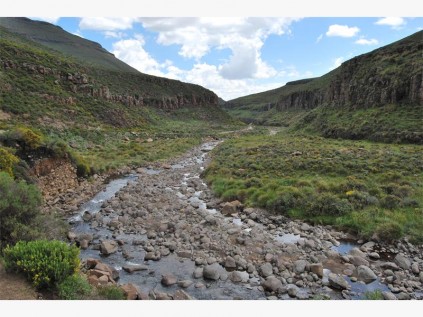 On the road to Mokhotlong.
