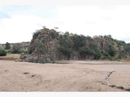 Solomon's Wall, Tuli Block