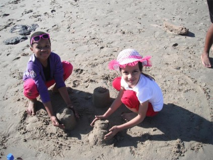 al Hudaa pupils Amahle Ndladla (left) and Faathima Zahra Amra.