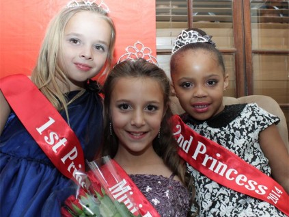 In the four to seven year-old category the winner was Anica Botha (middle). She is flanked by her princesses, Zerelda Venter (left) and Elaine Mazeka.