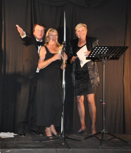  Yvonne Bausek, who produced the show, won the 'Best Producer' Oscar and the raffle prize for two nights' accommodation at the Sibaya Sun was won by Marie Webster.