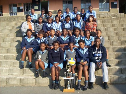 Hlanganani Preparatory volleyball players (back, from left) Hopewell Ngcobo, Mmelu Ndelu, Phumlani Gansa, Aphiwe Cele, Siphosethu Nzama, Nhlanhla Nzimande, Tisetho Molefe, Mlondi Mkhize, (third row) teacher Monica Cele, Nobesuthu Mbambo, Phumla Ngcobo, Sibusisiwe Gambushe, Ntokozo Cele, Sinethemba Khumalo, teacher Hellen Wiggett, (second row) Nombuso Msabala, Angel Memela, Sasihle Gambushe, Mandisa Ngcobo, Happiness Mthembu, Andisiwe Mthembu, Mamela Nyandeni (front) Naledi 