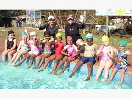 Pre-primary pupils (from left) Ruby Hall, Payton-Marie Love, Kuhle Mpumlwana, Arav Maharaj, Milawande Notshweleka, Seosha Moodley, William Moyo, Karla Bornman and Muhammed-Yaseen Paraze look forward to their swimming lessons with Debbie Bombardieri (back, left) and Thea Thomas from 'Learn to Swim'.