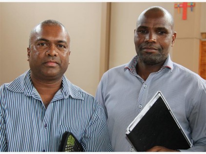 Selvan Chetty (left) with Hibiscus Coast municipal manager Max Mbili.