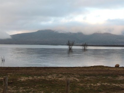 Nqweba Dam, just outside Graaff-Reinet, is about 1 000ha in extent when full.