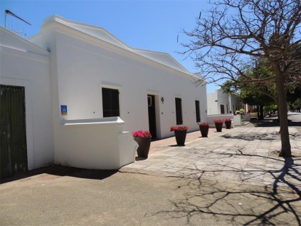 Understated elegance in the gracious town of Graaff-Reinet.