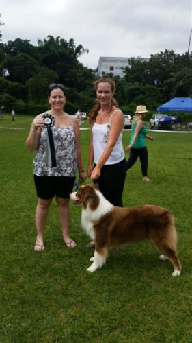 Kerri Wilson (left) congratulates Chelsey McGovern and her Australian shepherd Fyre for coming second in the Junior Handler category. Chelsey was also awarded top junior handler in KZN of 2014 for the second year. 