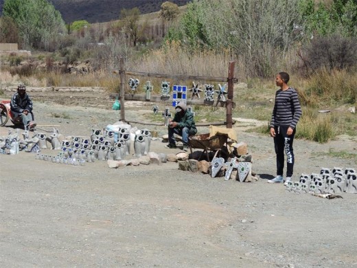 An informal Nieu Bethesda craft market.