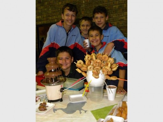 Ramon Botha, Ziaan Nortjé, Dylon Barnard (voor) Richard Morrison, en André Roets. 