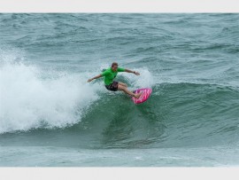 Taking charge: Heather Clark in action at the Lizzard Hurricane Summer Surf 2015.  PHOTO BY GRAHAM@TOPFHOTO