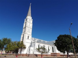 Aberdeen Dutch Reformed Church with its leaning spire.