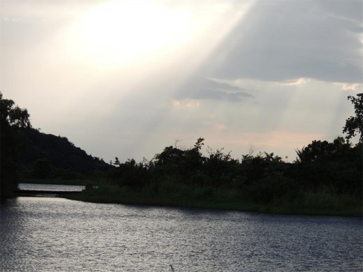 Early morning at the dam picnic site.