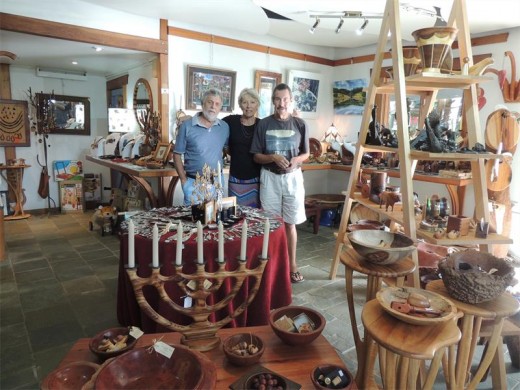 Bill (right) with our good friends Les and Marlene Howes in their wonderful wood art gallery in Bellingen.