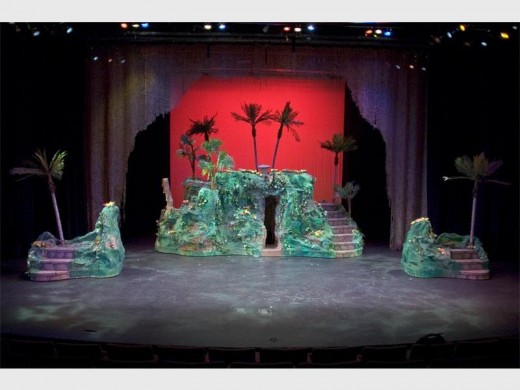 An empty set of 'Peter Pan' waiting for the action to begin. (stagelightproductions.com)