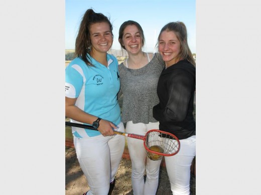 Polocrosse players: Paddock Polocrosse Club member Paige Pretorius (left) chats to Mooi River players Emma Anderson and Keighley van Wyk. Paige was the 'girl' player of the tournament. 8592vee