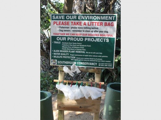 Southbroom Conservancy's litter bag project is a clever concept that encourages beachgoers to keep the beaches clean.