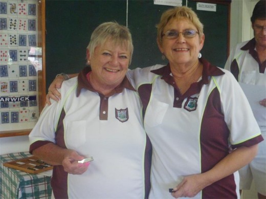 New talent: Congrats to Eve Gower (left), winner of the Port Edward women's singles novices and to runner-up Lyn Walton.