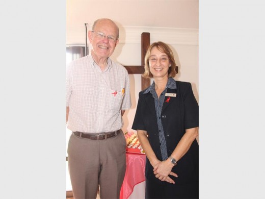 Sharon Jones (operations manager of Genesis Care Centre) thanks Dr Terry Gilpin for a powerful talk on HIV/Aids.