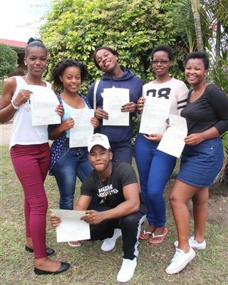 Vuyolwethu Makae, Wendy Cele, Nhlanhla Ngeleka, Yonela Mpinda, Shweshwe Mokoatle and Dilan Jama in front.