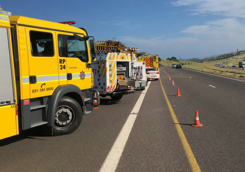 Man dies after being trapped in N2 horror truck collision | South Coast ...