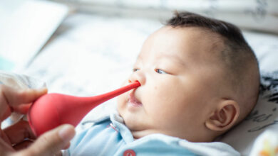 How to give nasal saline drops to babies and kids
