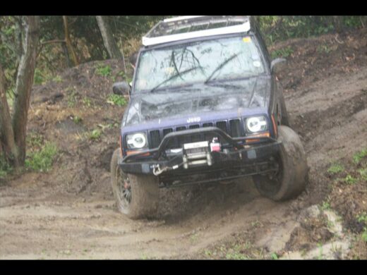 4x4 drivers entertain spectators | South Coast Herald