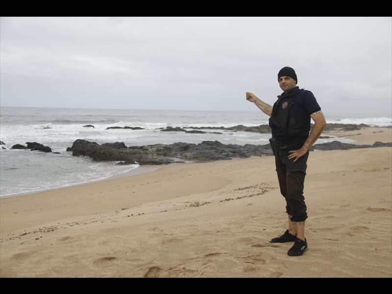 Brave security officer risks life to recover body at Oslo Beach