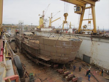 Currently under construction in Bulgaria, TNPA’s new grab dredger will be delivered mid-2014. It forms part of TNPA Dredging Services equipment replacement programme which began in 2010 with the arrival of the trailing suction dredger, Isandlwana. 