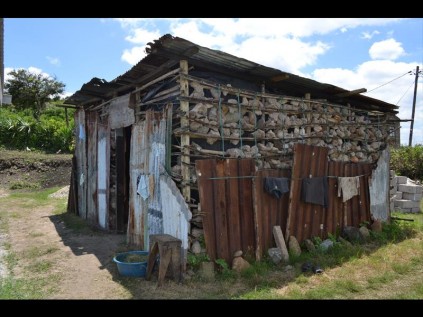 The shack in which Maureen lived since 1999