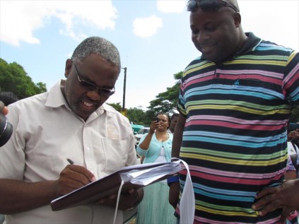 The march ended at Mtuba Library where Coastal Links Chair, and march convener, handed their memorandum to Ezemvelo KZN Wildlife CEO, Dr Bandile Mkhize
