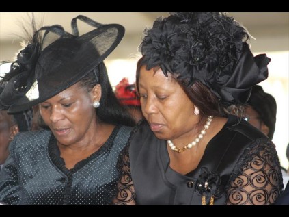 The Chief's sister-in-law Mabongi Khumalo with the grieving uNdlunkulu (wife), Dr Zanele MaKhumalo MathabaPHOTOS: Wellington Makwakwa