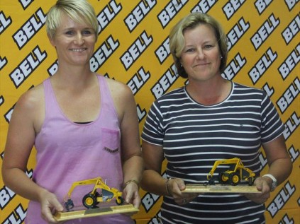 First and third placed in the female 25km are Candice Farland (03:20:09) and Tracy van Zyl