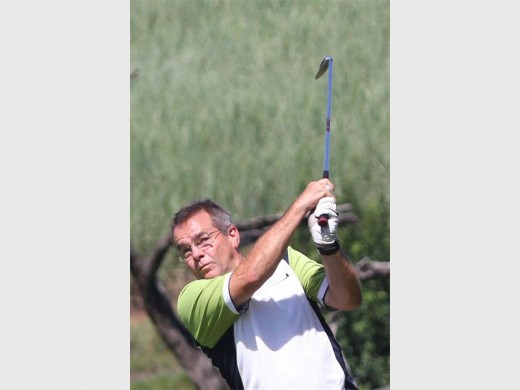 Mark von Gealiuaume (Amatikulu) takes his second shot LARRY BENTLEY