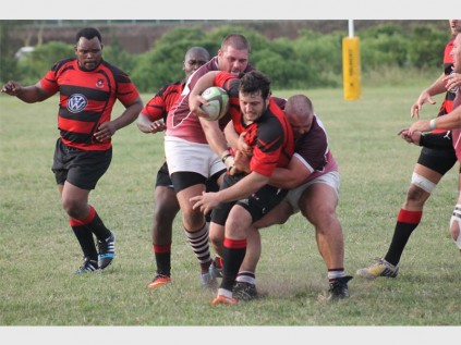Richards Bay front rower Juandré Lotriet caught in a grip