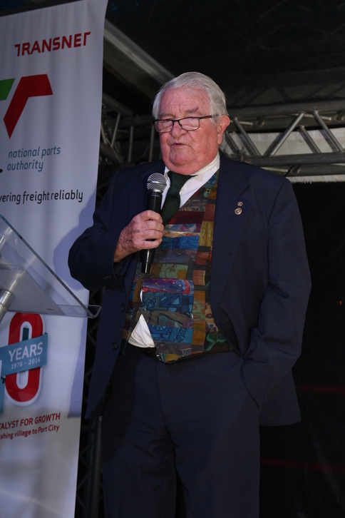 Historian Duncan Greaves gave an informative talk and photographic presentation on how the harbour was built, step by step