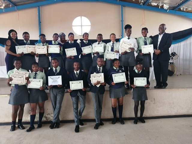 Kukhulekelwe abafundi bakumatikuletsheni eMlulama | Eyethu News