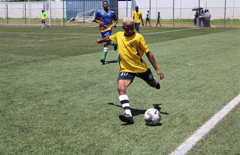 Alex Black Poison Player Bonginkosi Nkosi makes a long pass