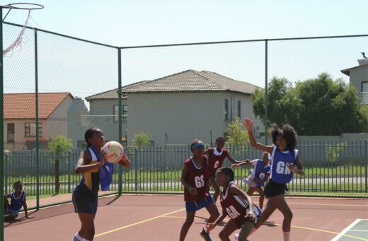 Midrand Royals GD Nailah Dhlomo launches an attack against the Clayville netball team. Photo: Sphiwe Masilela