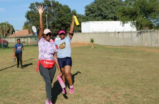 Praise Shumba and Noluvo Sigaba on their way to the finish line. Photo: Sphiwe Masilela
