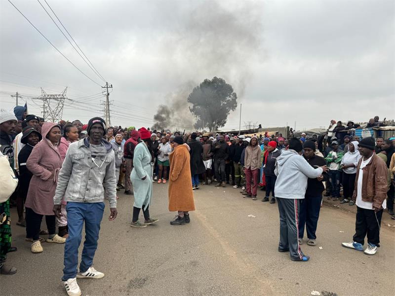 Captain Neldah Sekgobela, Rabie Ridge police spokesperson, confirms Ward 80 councillor Melody Hlatshwayo was whisked away unharmed from the angry community.