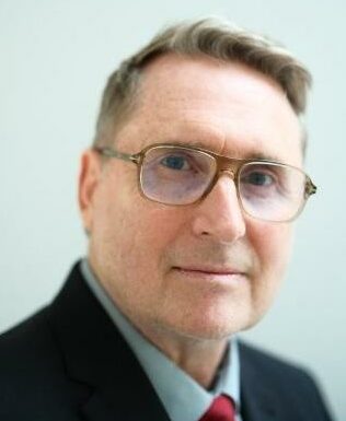 By sharing powerful real-life stories from schools across South Africa, Botha emphasises that transformative education occurs when learners are valued for more than just their grades.