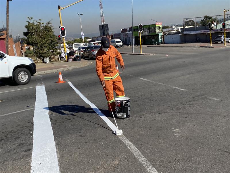 Director of Region A Thaba Makgafe said that the service delivery operation is a mayoral programme that seeks to tackle various service delivery challenges at once, but community members say it's of no good if they're cleaned up and then forgotten.